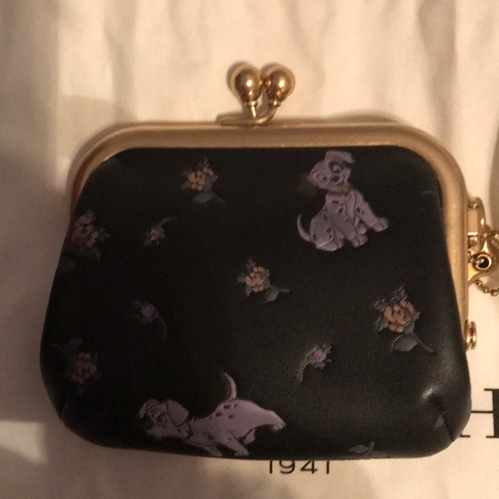 coachxdisney 101 dalmation kisslock change purse